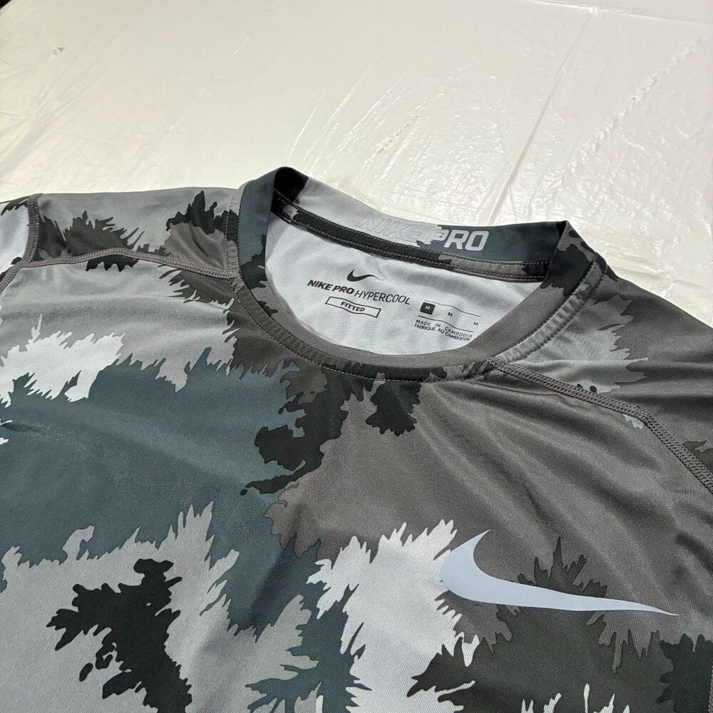 Nike Pro Hyper Cool Fitted T-Shirt Men's Medium Gray Camo Breathable Work